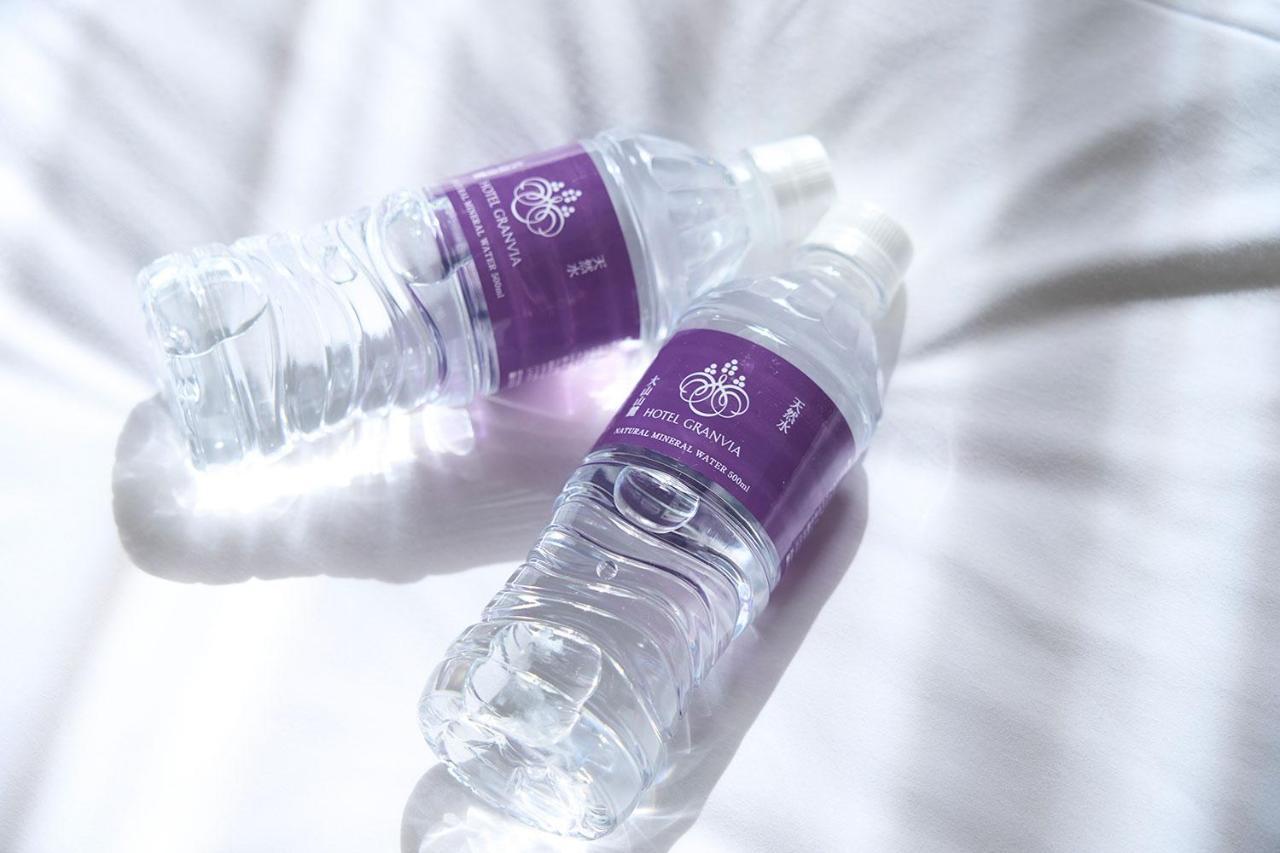 Hotel Granvia Wakayama Ngoại thất bức ảnh Bottled water
